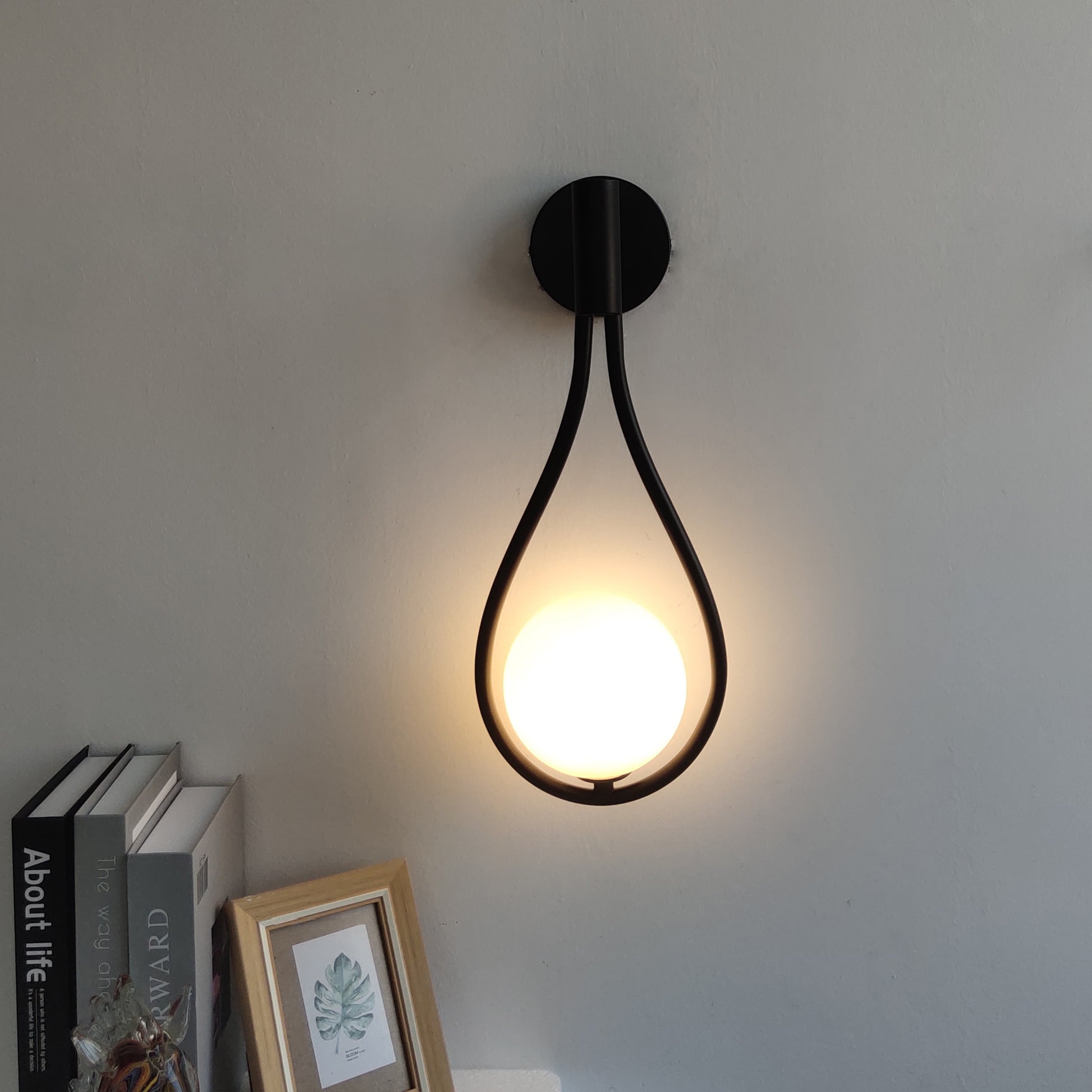 Cradle Sconce - LED Wall Light - LightStyl